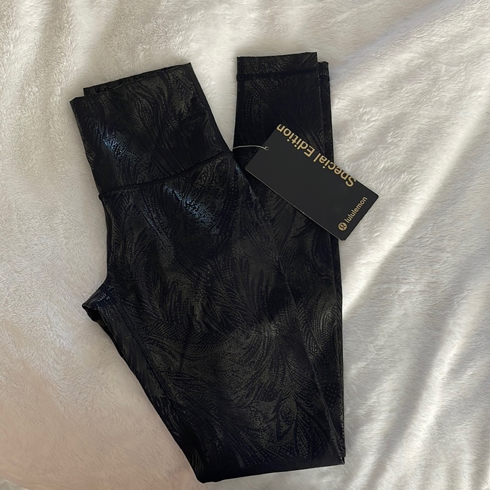 Special Edition Lululemon 28”  Wunder Under HR